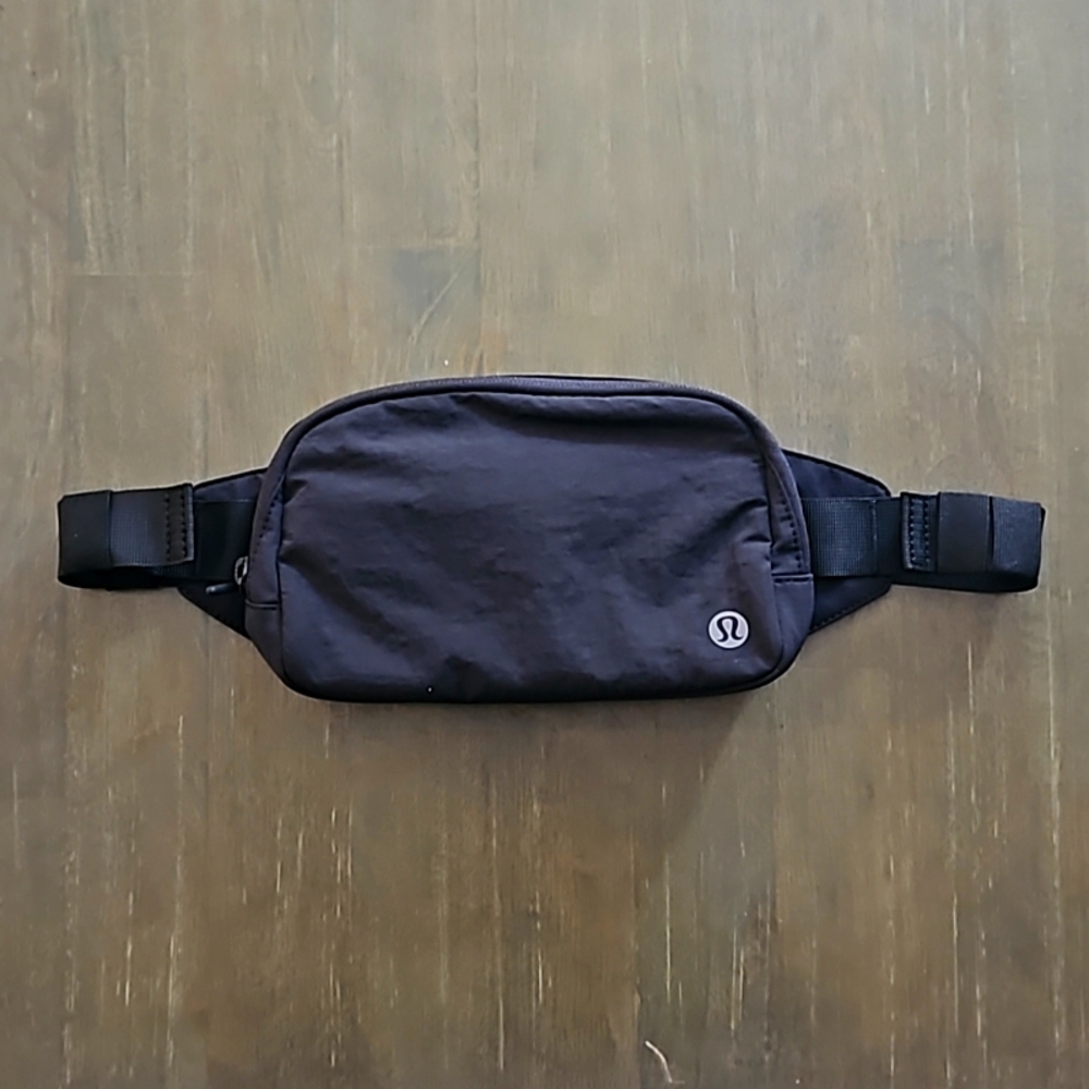 Lululemon Everywhere Belt Bag Ripstop